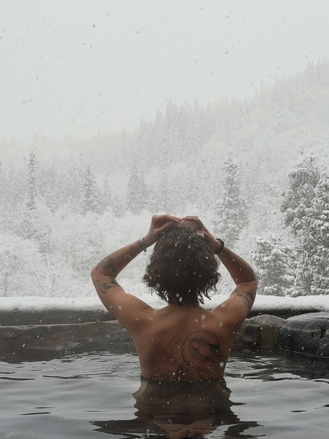 The picture people are talking about.