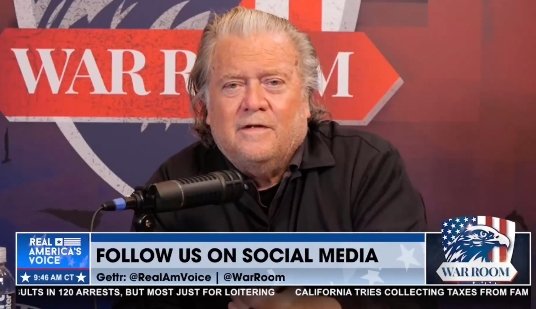 Bannon Warns Trump Team Fails to Grasp War with Democrats