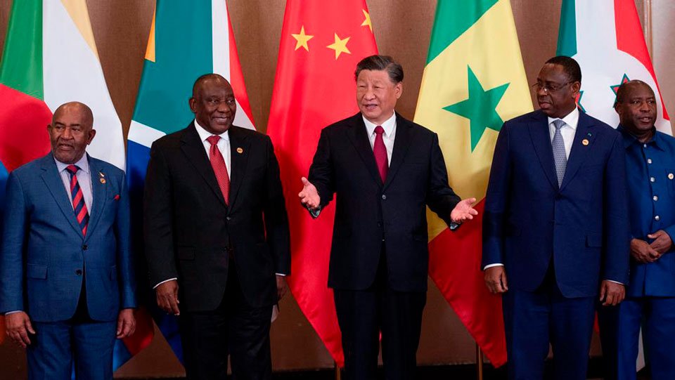 (From left to right) President of the Comoros Azali Assoumani, President of South Africa Cyril Ramaphosa, Chinese President Xi Jinping, and Senegalese President Macky Sall at the China-Africa Leaders' Roundtable Dialogue in Johannesburg.