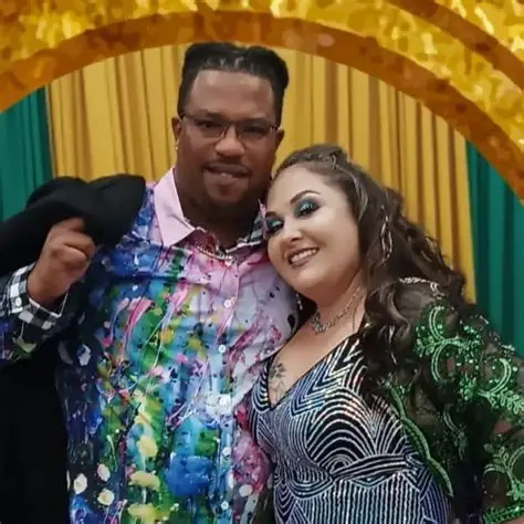 Amanda Kate Walker Bass (right)